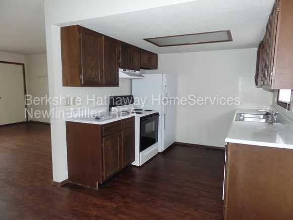 7653 N 42nd 1/2 St - Photo 2 of 5