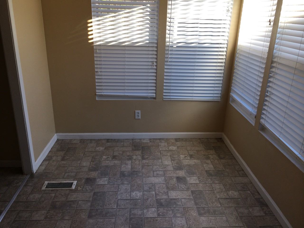 5605 Park Cir - Photo 3 of 16