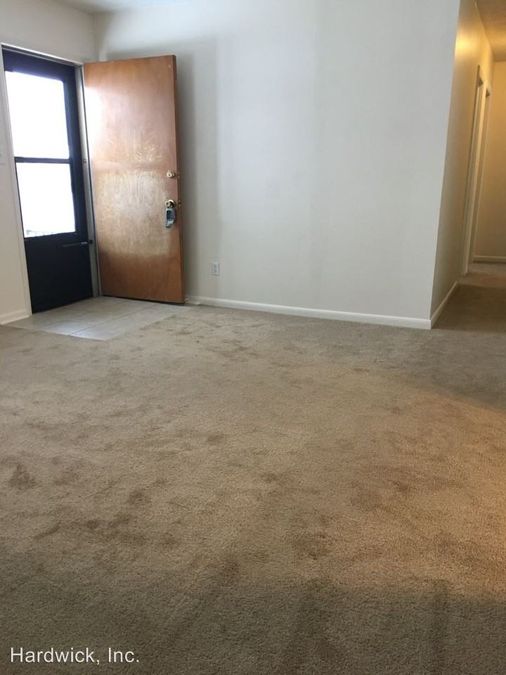 1836 Stetson Rd - Photo 3 of 15