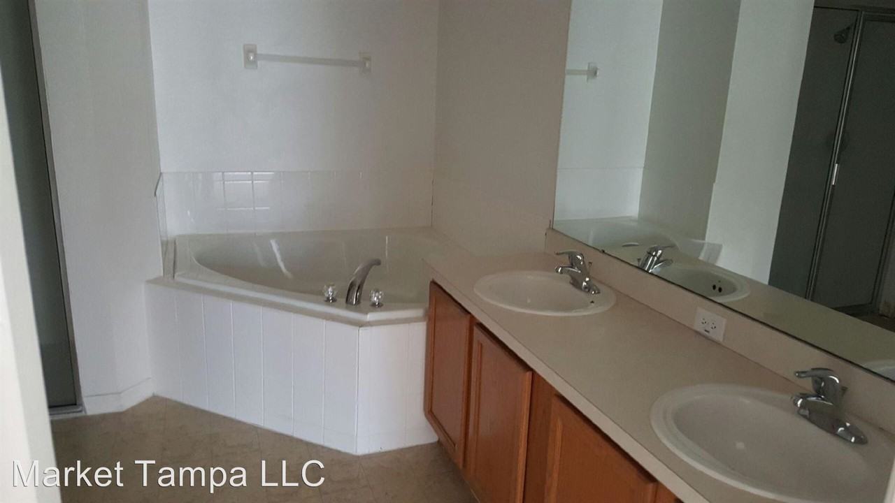 512 Hatchwood Dr - Photo 3 of 5