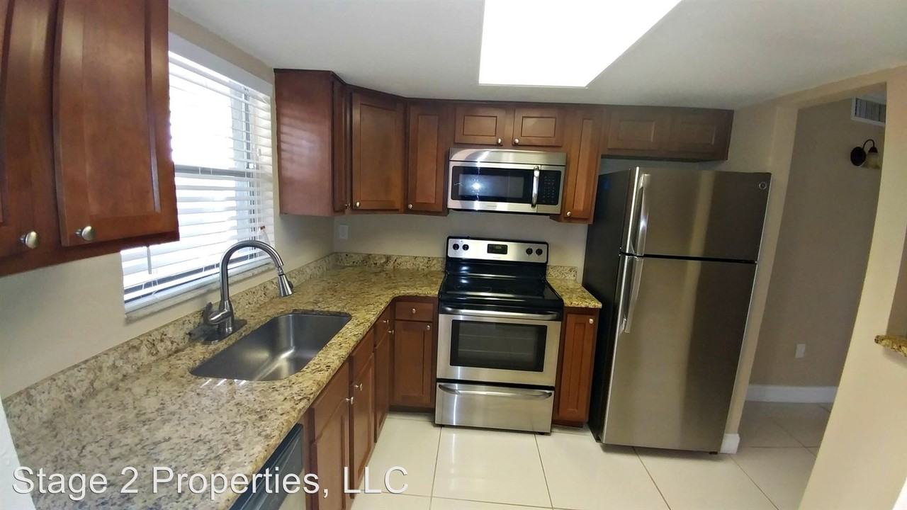 9920 Grace Dr - Photo 2 of 22