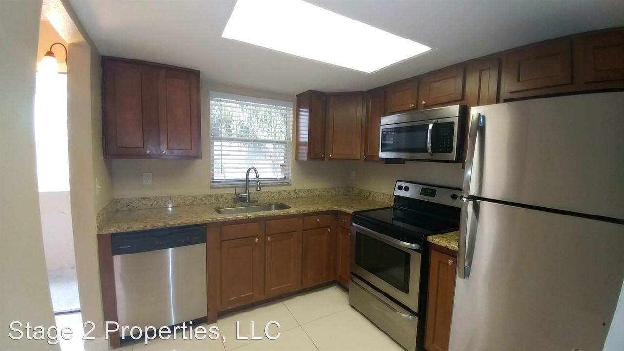 9920 Grace Dr - Photo 3 of 22