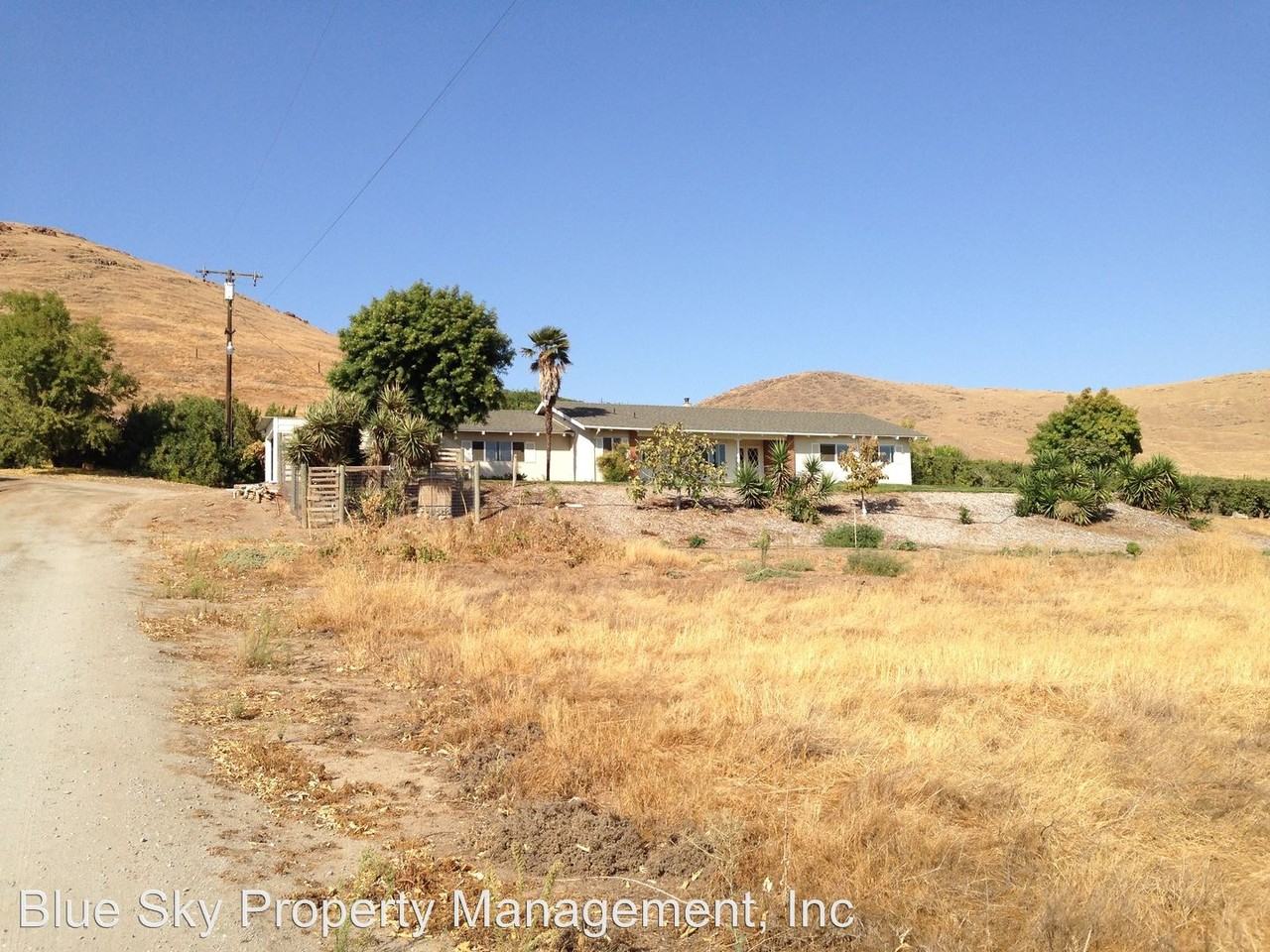 326 W Baker St - Photo 2 of 10