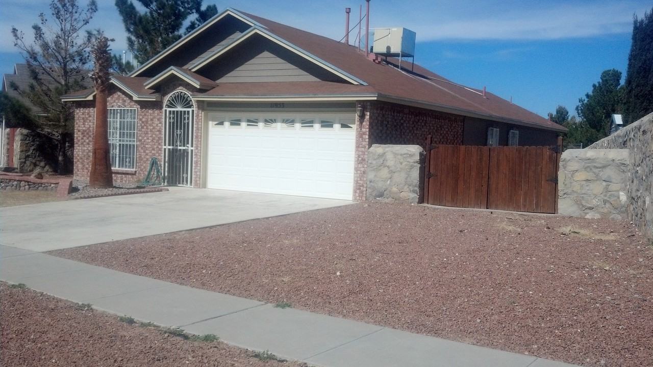 11953 Oak Crossing Dr - Photo 2 of 18