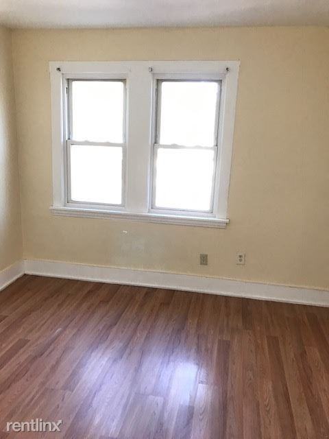 107 Ivy St Fl 3 - Photo 3 of 5