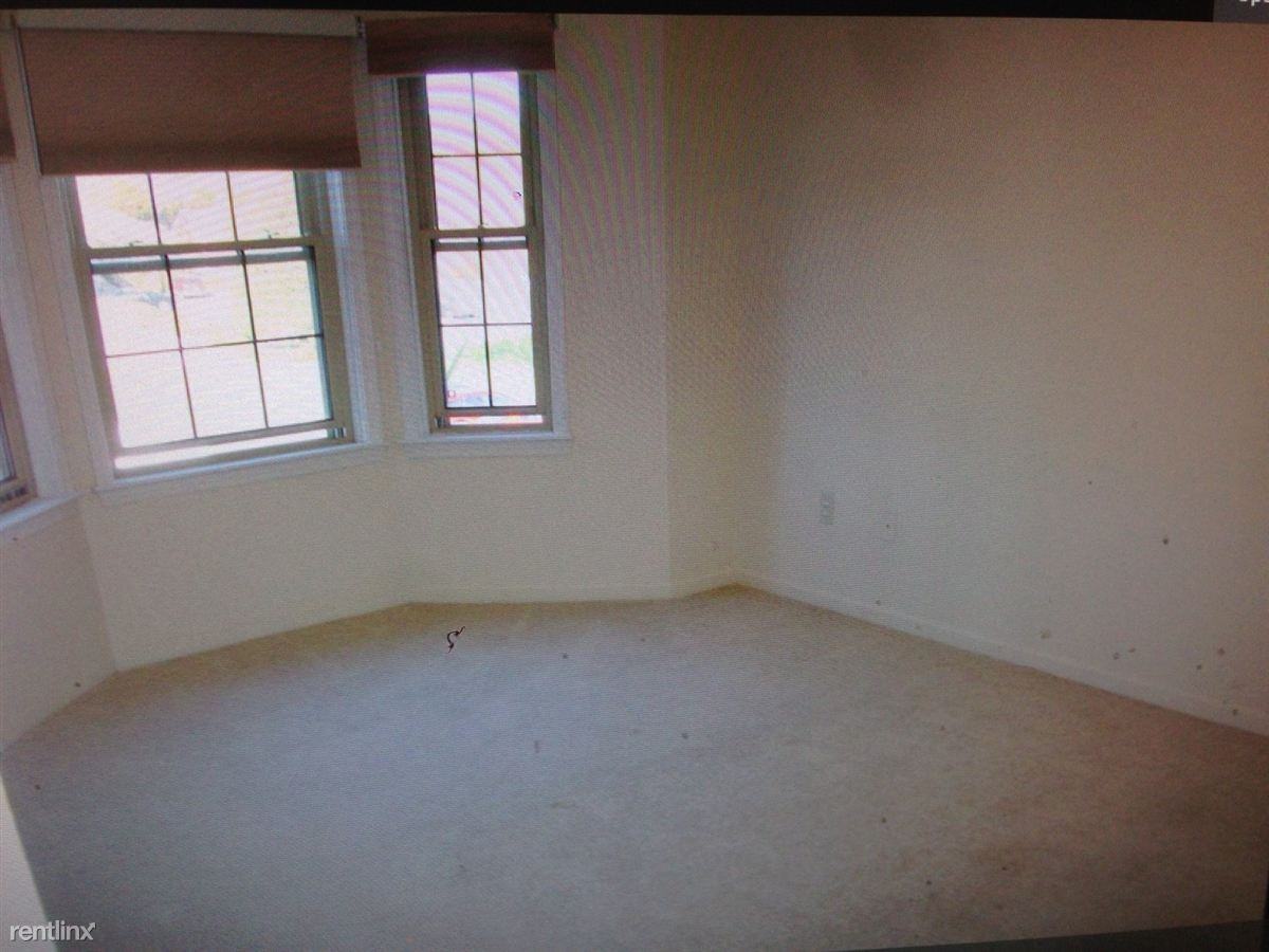 33131 Orchard St - Photo 2 of 4