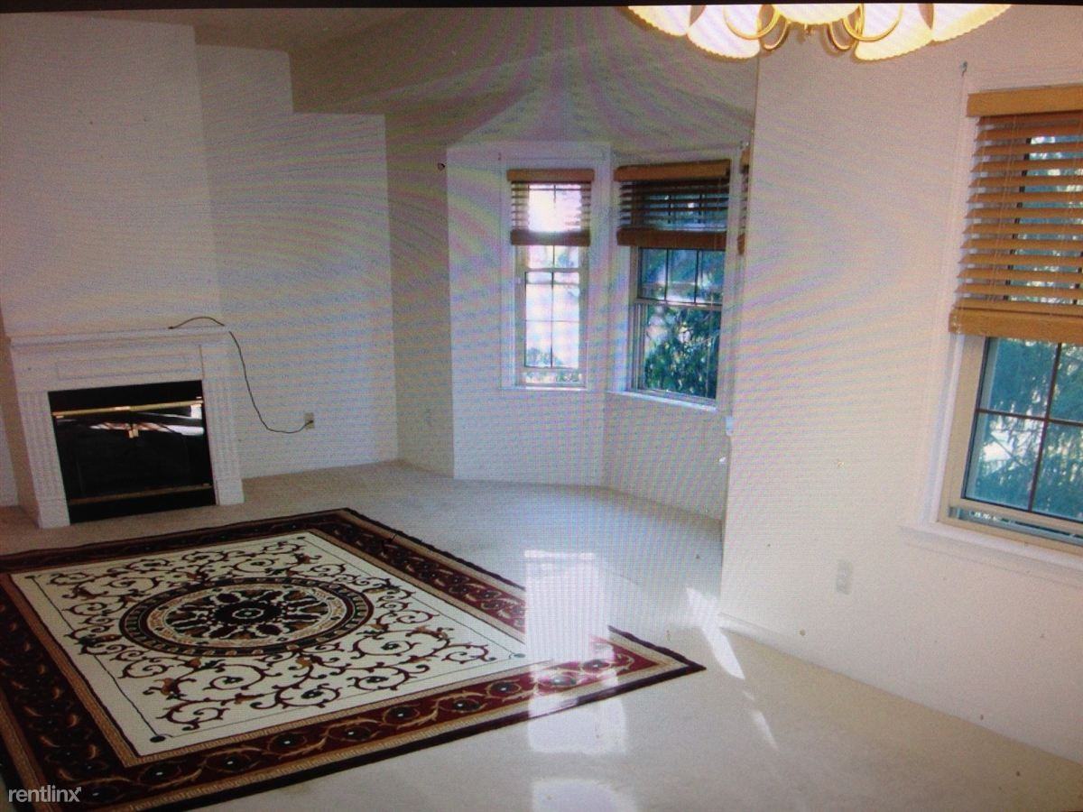 33131 Orchard St - Photo 3 of 4