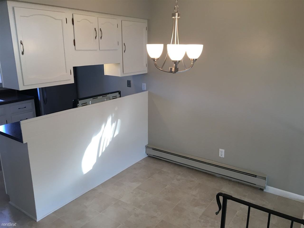 193 N Main St - Photo 2 of 8