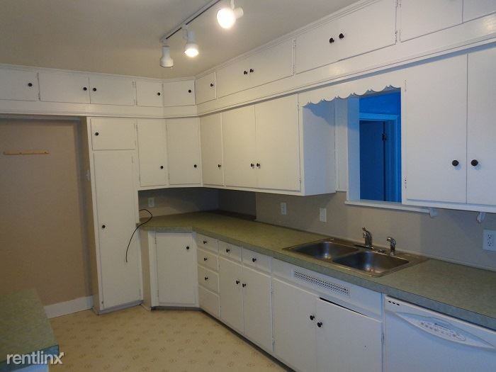 513 2nd St - Photo 3 of 24