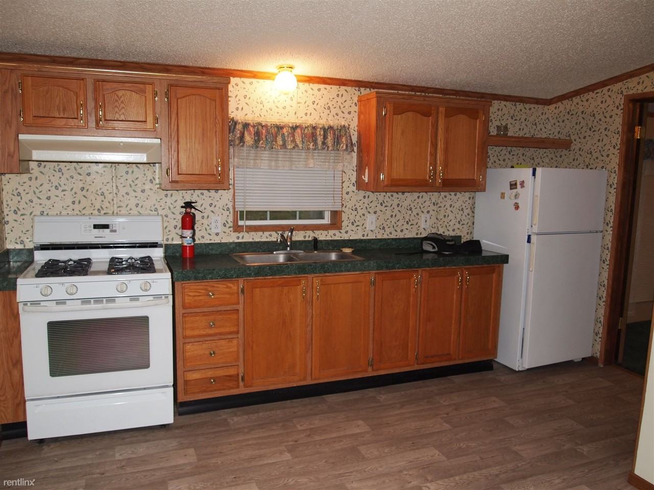 123 E Southern Rd - Photo 2 of 9