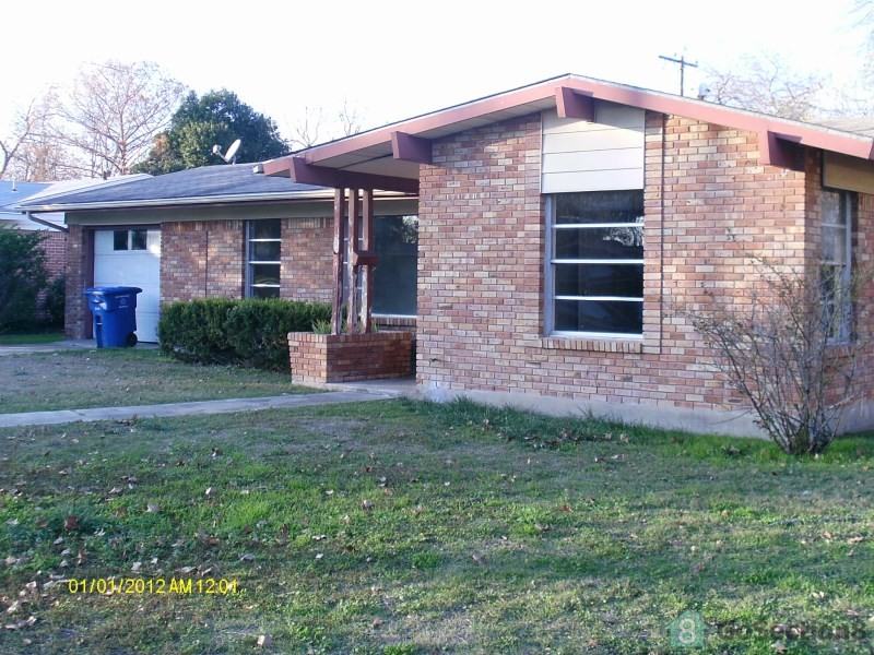 4623 Lakewood Dr - Photo 2 of 3