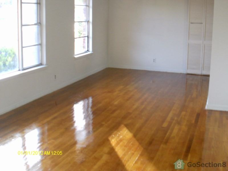 4623 Lakewood Dr - Photo 3 of 3