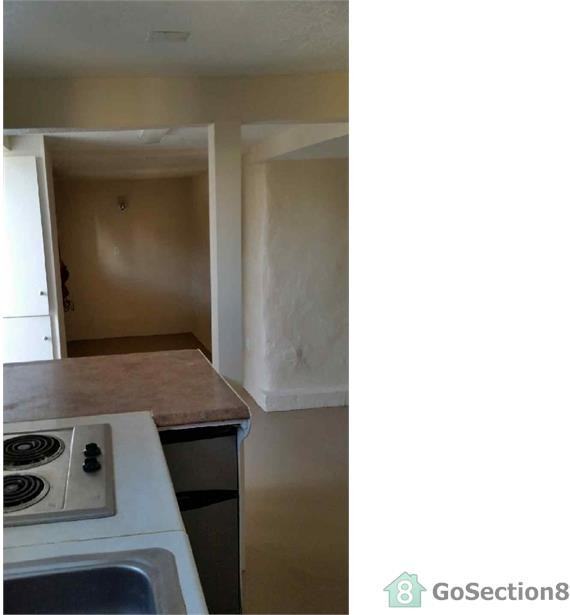 208 E Crosby Ave - Photo 2 of 10
