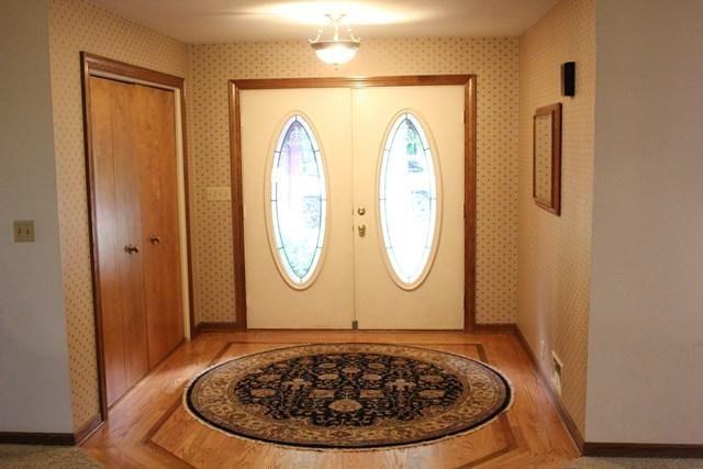 W264N7020 Thousand Oaks Dr - Photo 2 of 23