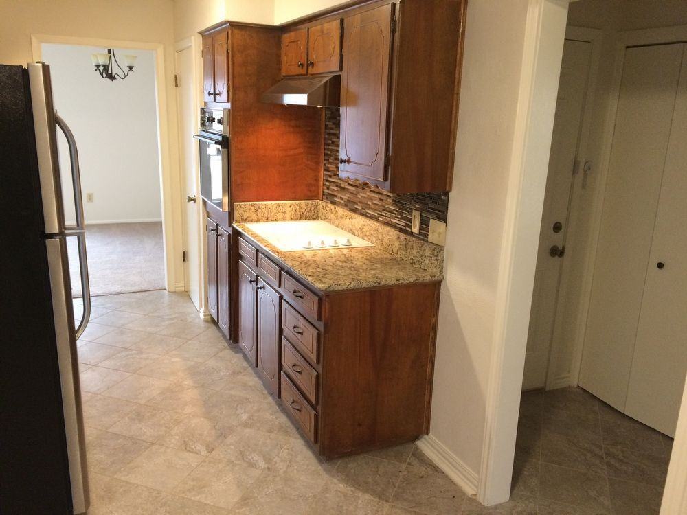 116 Lakeway Dr - Photo 3 of 11