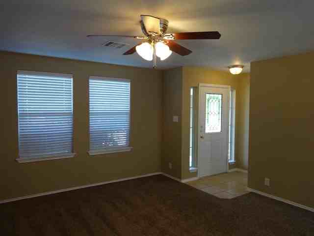 516 Rolling Oak Dr - Photo 2 of 21