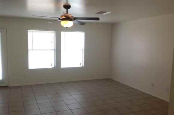 3217 W T Ryan Ln - Photo 3 of 11