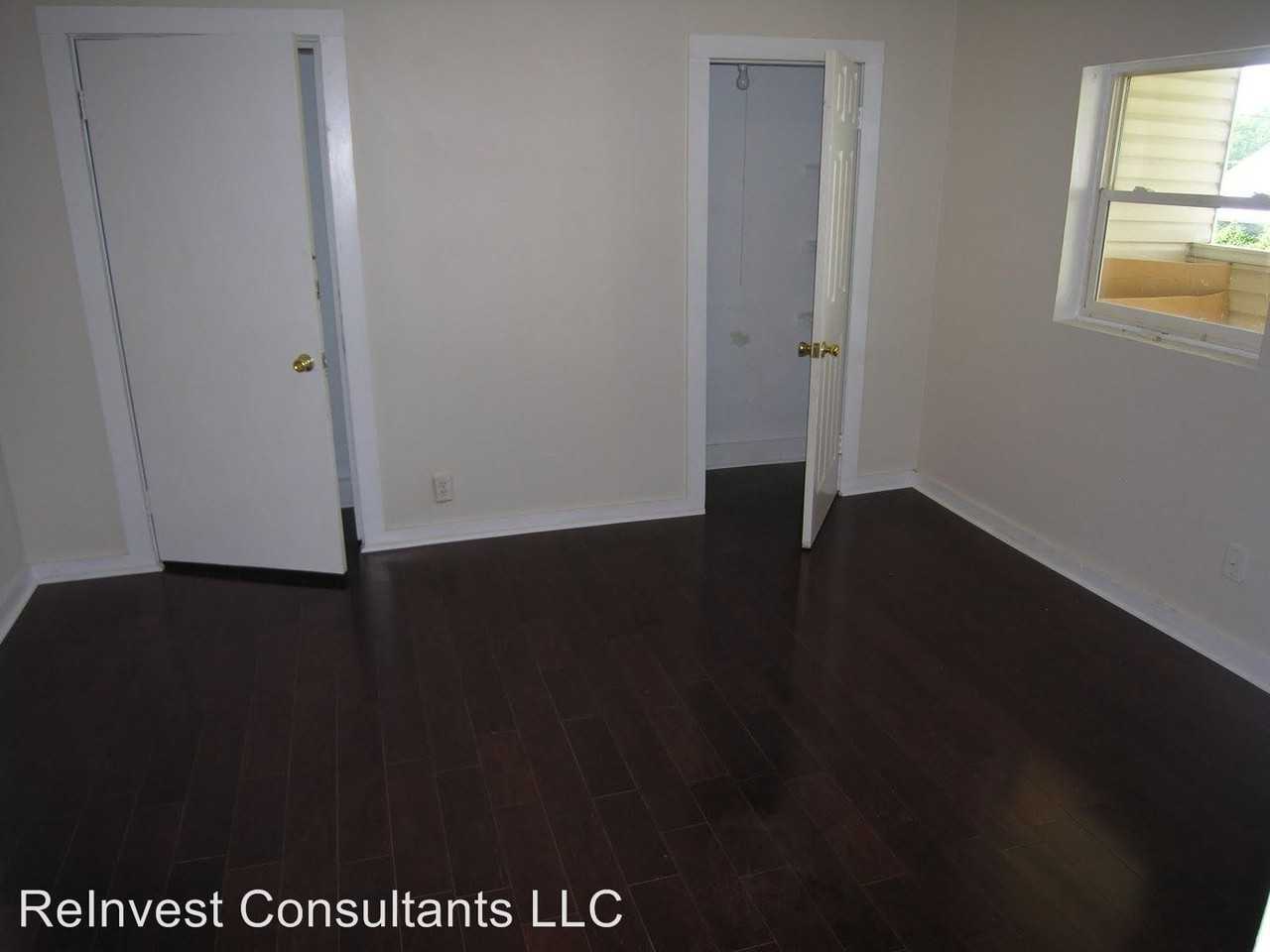 126 Meridian St - Photo 2 of 11