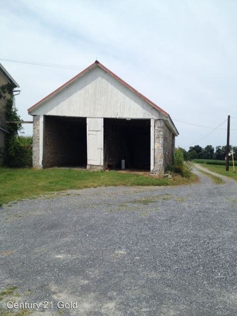 301-399 Oak Haven Rd - Photo 2 of 15