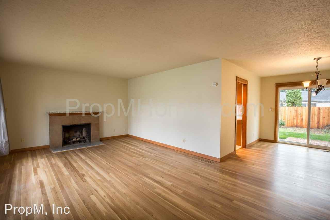 18602 SE Caruthers St - Photo 2 of 31