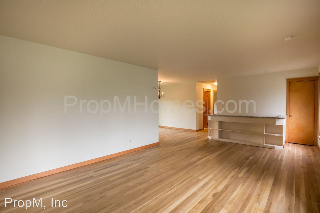 18602 SE Caruthers St - Photo 3 of 31