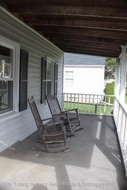 7 Maple St - Photo 2 of 8