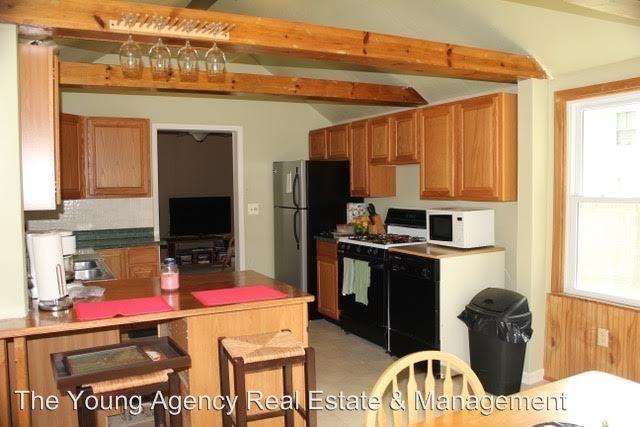 7 Maple St - Photo 3 of 8