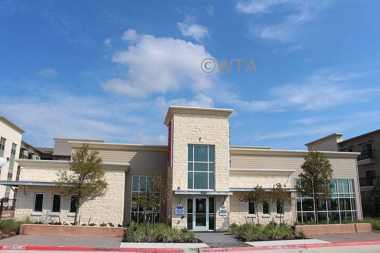 Far North West - Photo 2 of 10