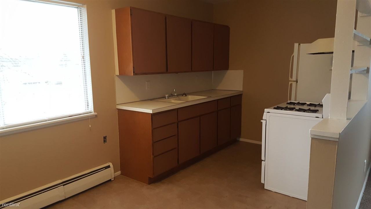 147 N Genesee St - Photo 2 of 7