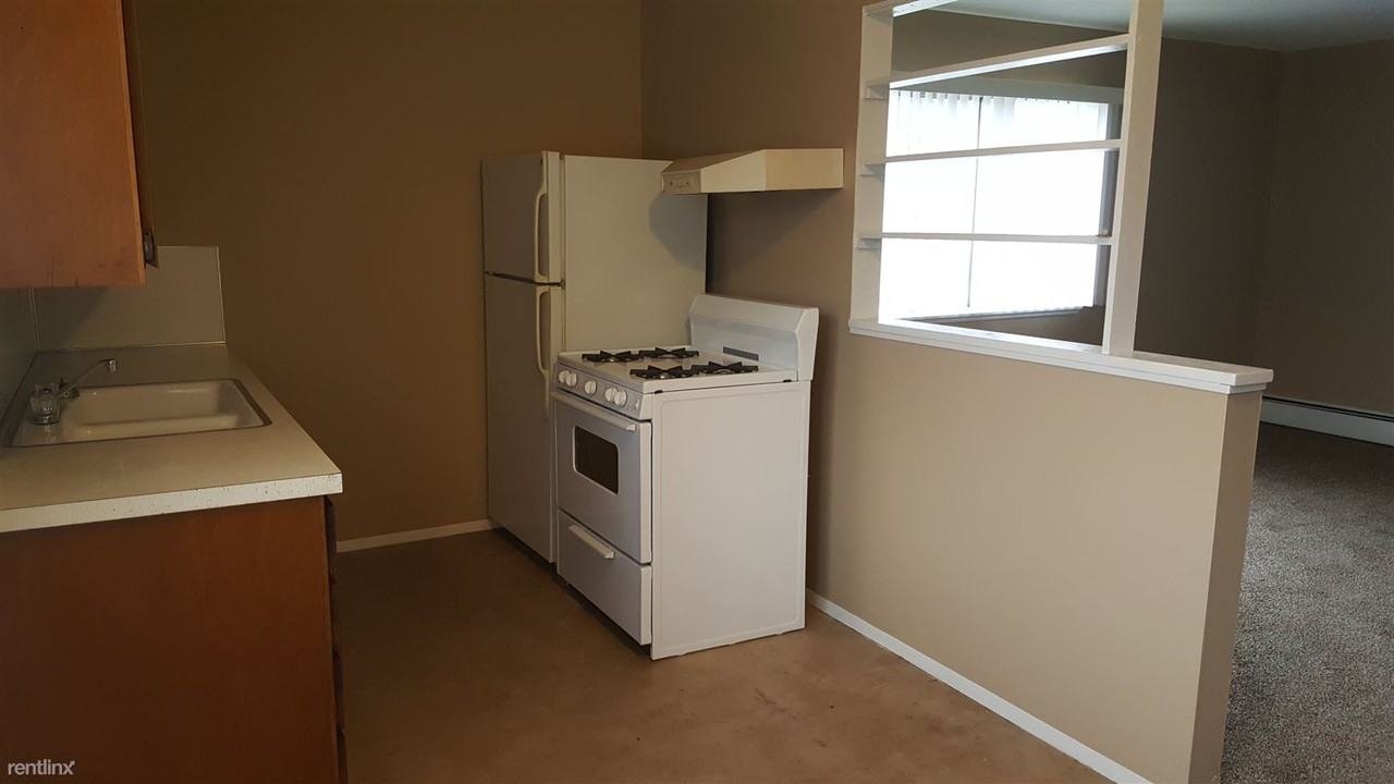 147 N Genesee St - Photo 3 of 7