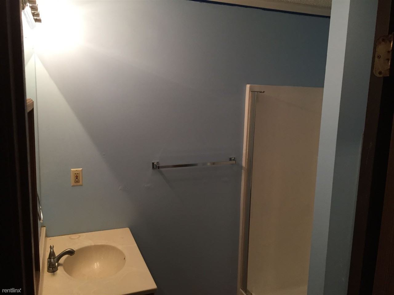 317 SE Kouns St - Photo 3 of 8