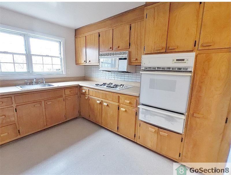 1717 Langford Rd - Photo 3 of 13
