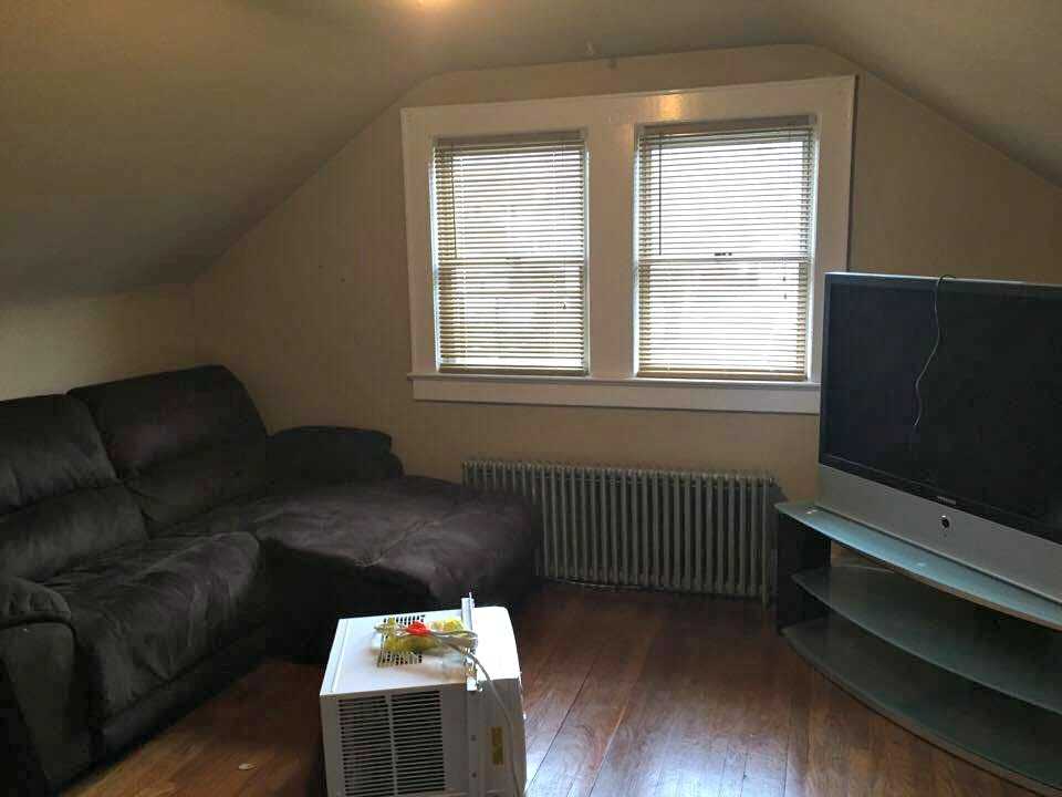 452 W Maple Ave - Photo 2 of 10