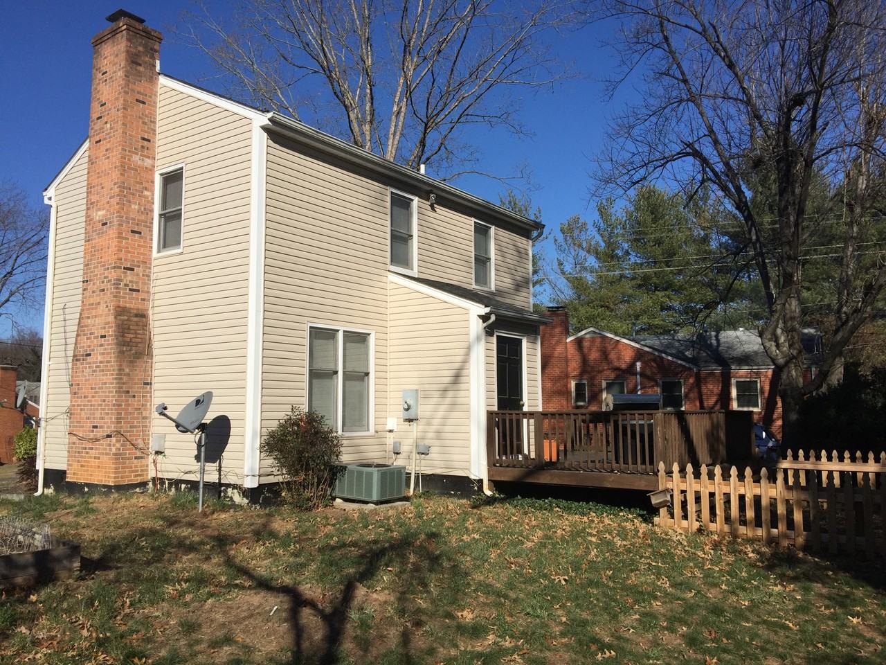 1406 Westwood Rd - Photo 2 of 5