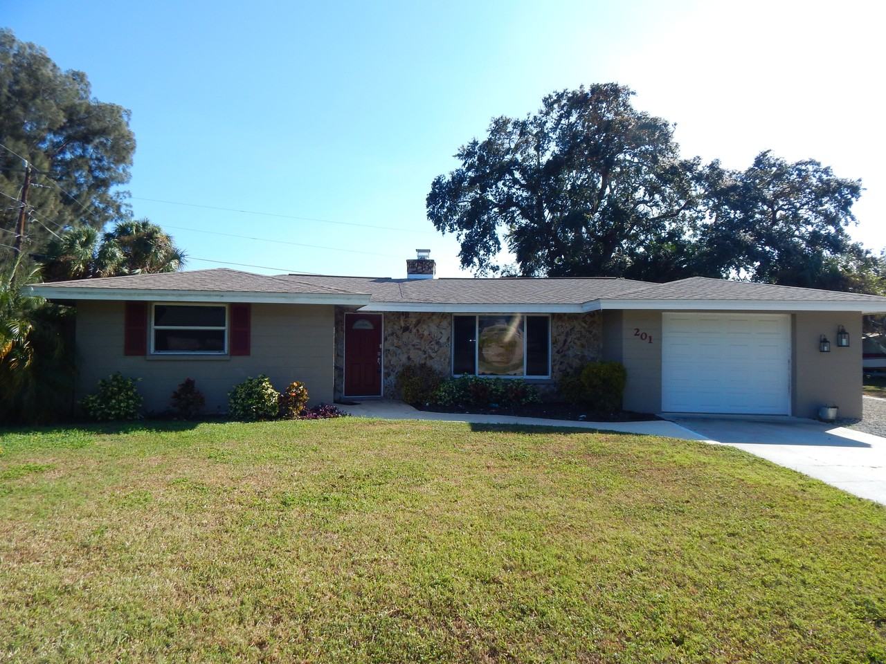 201 Dragon Rd - Photo 2 of 24