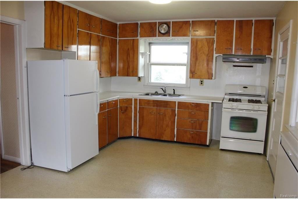 78 Plum Creek Rd - Photo 2 of 20