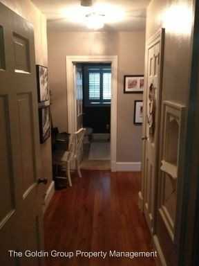 214 Alberta Dr NE - Photo 2 of 17