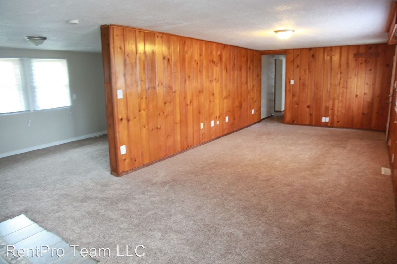 2323 8th St - Photo 3 of 16