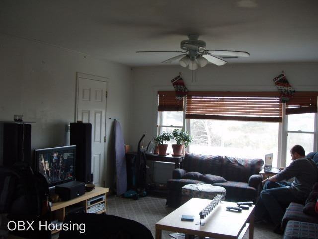 4713 Lindbergh Ave - Photo 2 of 4