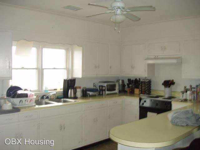 4713 Lindbergh Ave - Photo 3 of 4