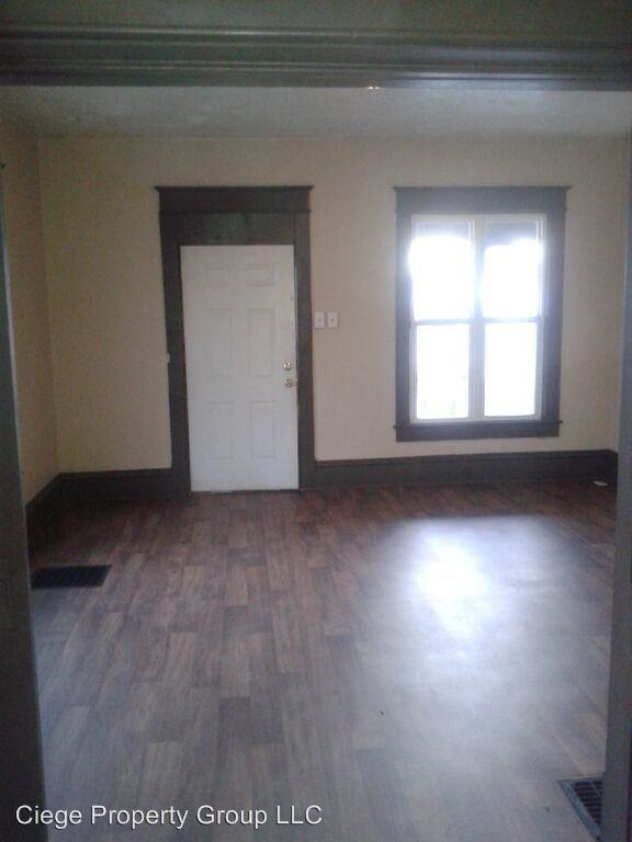 3702 E Washington St - Photo 3 of 9