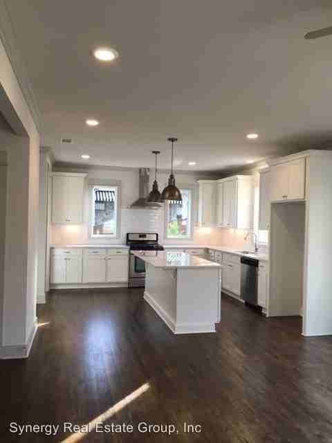 1510 Rosebank Ave - Photo 3 of 18