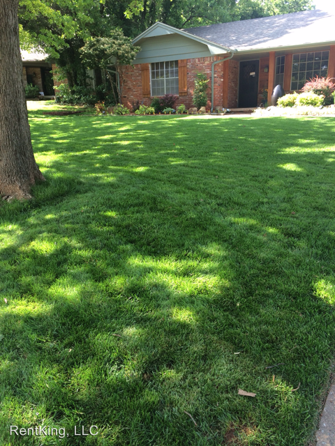 1205 Mockingbird Ln - Photo 3 of 10