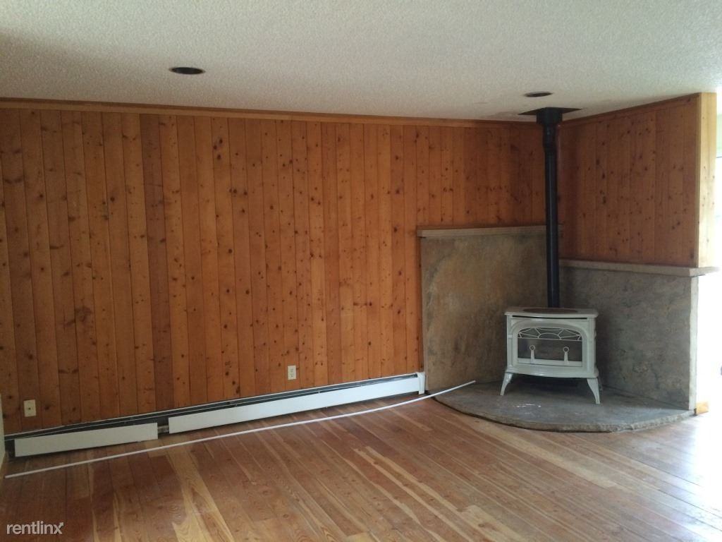 2150 Tamarack Ave - Photo 3 of 6