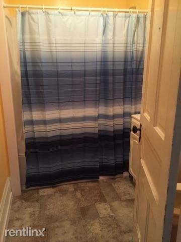 419 N Barstow St - Photo 3 of 9