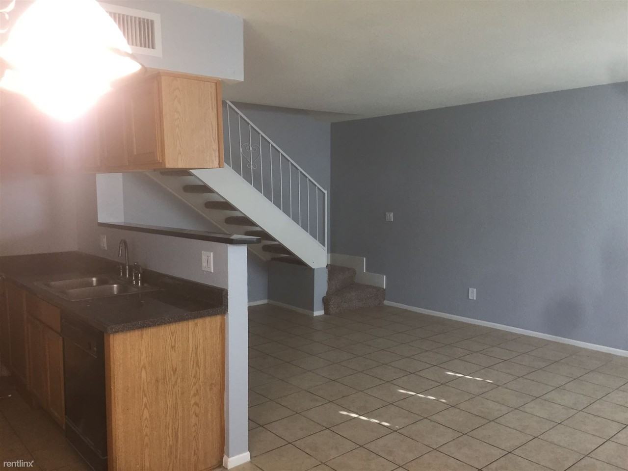 6643 N 27th Ave - Photo 3 of 16