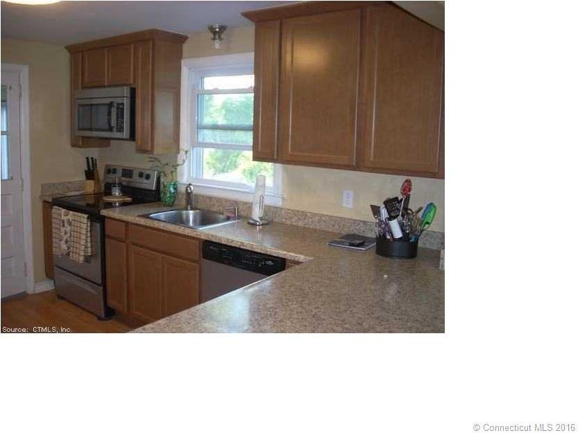 160 Matianuck Ave - Photo 3 of 9