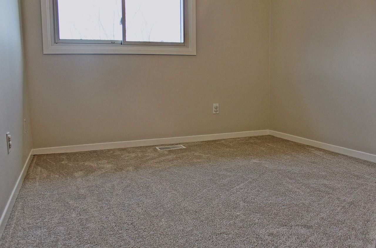 680 Regency Ct #94 - Photo 3 of 11