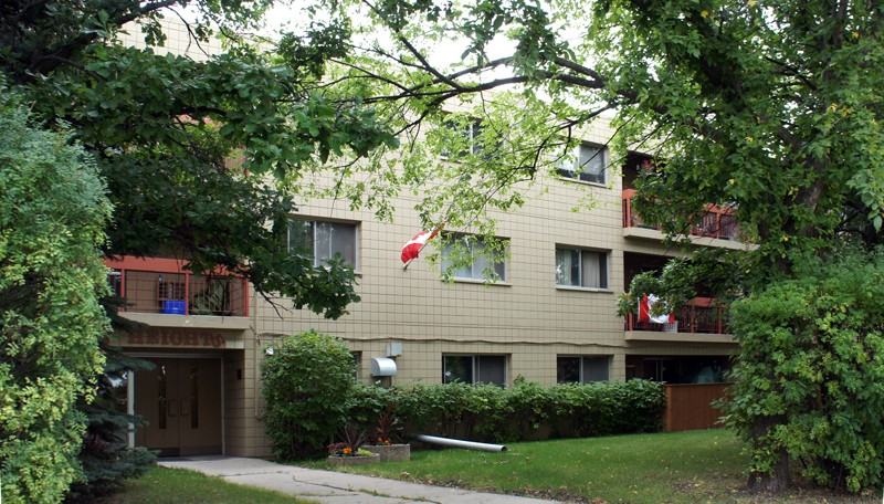 515 Laxdal Rd - Photo 2 of 6