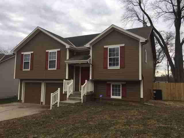 6501 E 137th St - Photo 2 of 16